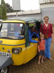 Tuktuk - das wahrscheinlich aufregendste Verkehrsmittel Kenias