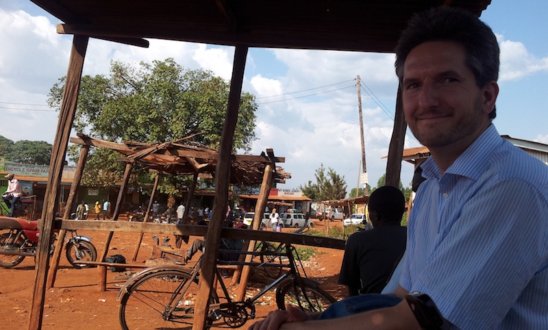 An der Bushaltestelle