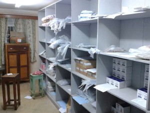 Das Lager mit (zu-) vielen leeren Regalen