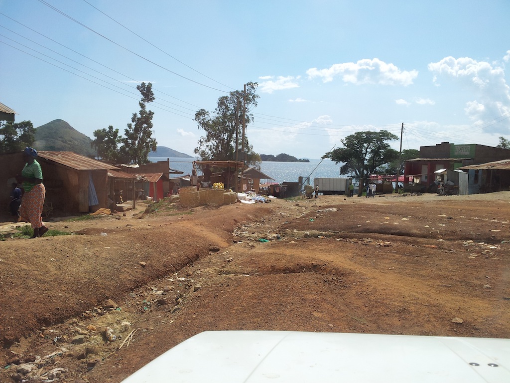 Diese Straße endet im See