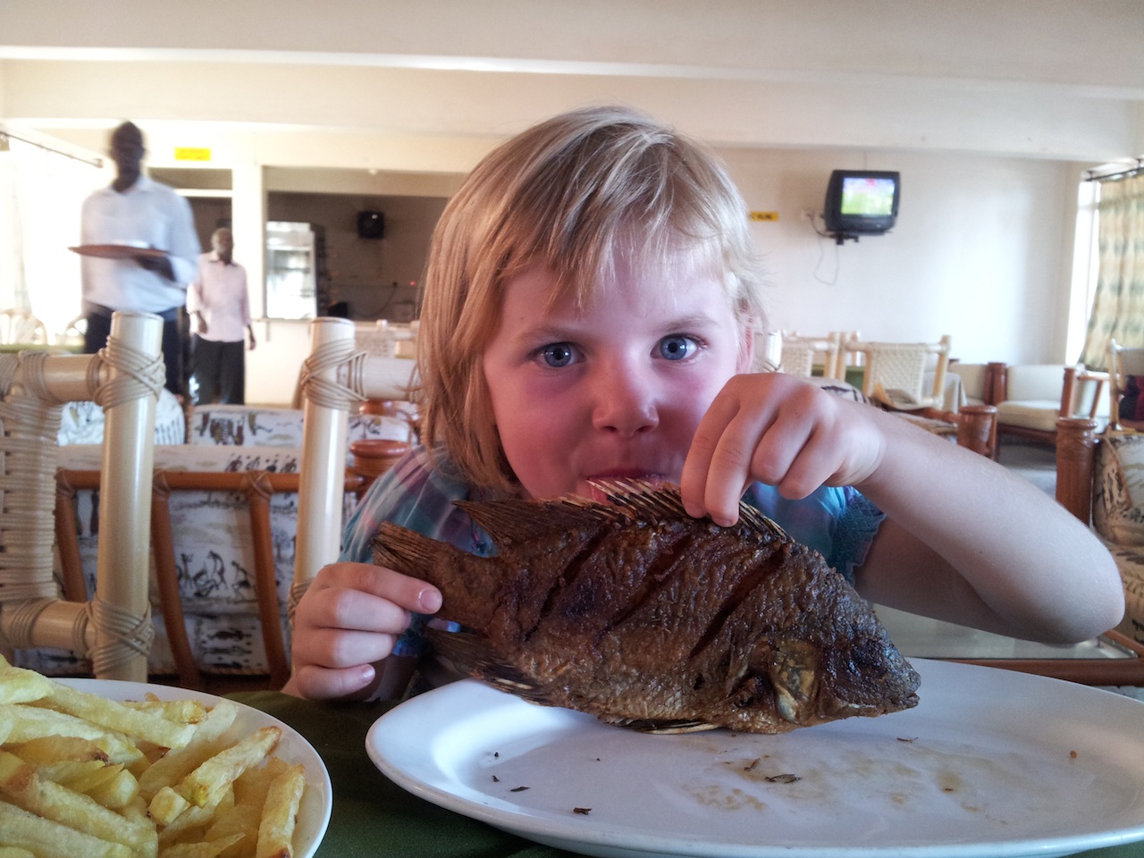 Frida mit ihrer Leibspeise