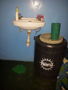 Wassertonne zum Händewaschen