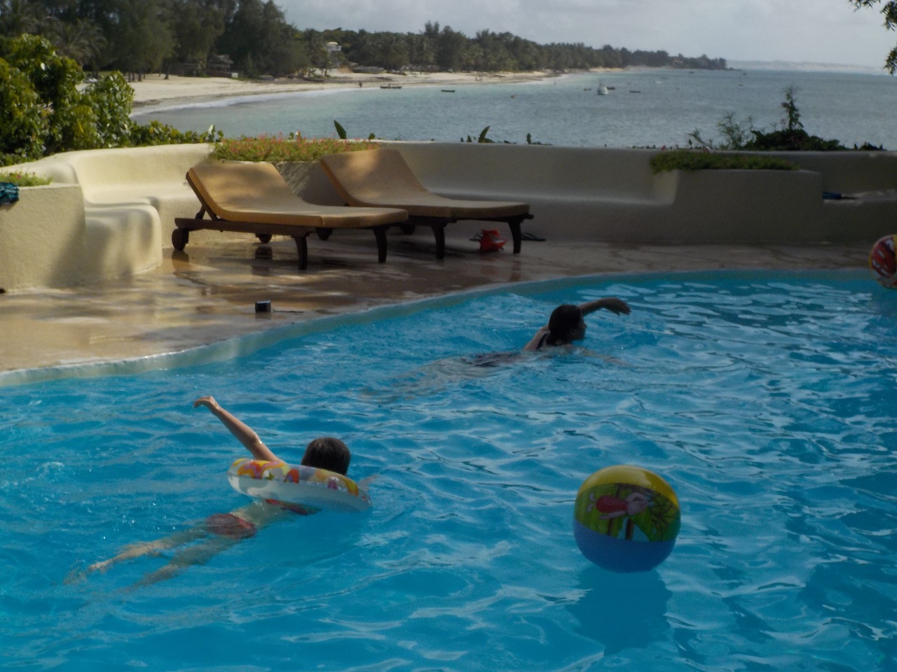 Tägliches Baden im Pool